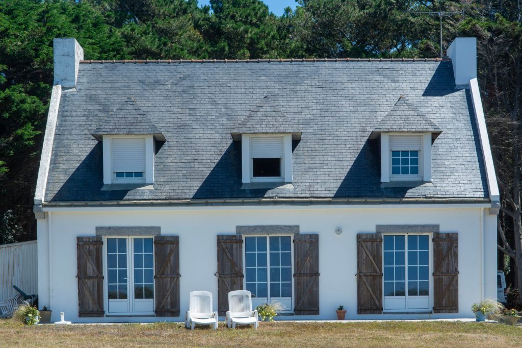 Maison individuelle reçue en héritage que les héritiers peuvent conserver, louer ou vendre