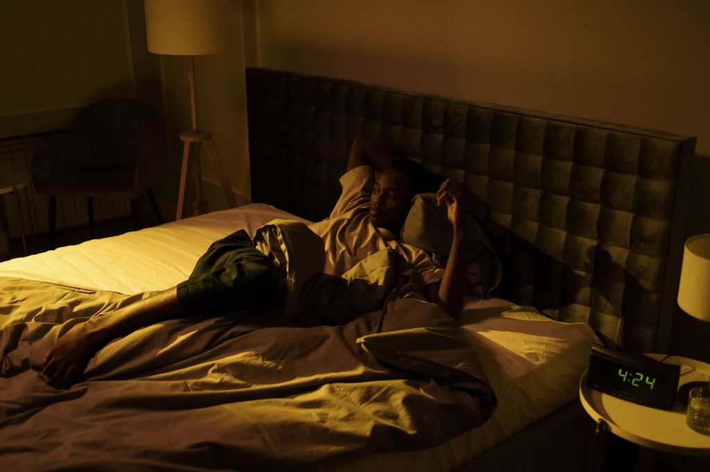 Personne éveillée la nuit, symptôme d insomnie chronique