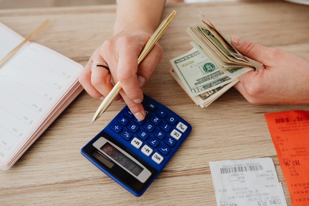 Calculatrice et documents budgétaires pour évaluer son éligibilité au LEP