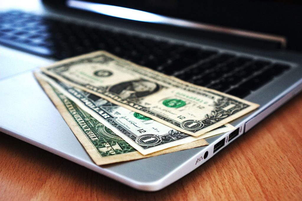 Gestion de ses comptes en ligne sur ordinateur